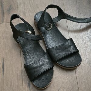 Flex Step Black Leather Women's Sandals With Gold Hardware